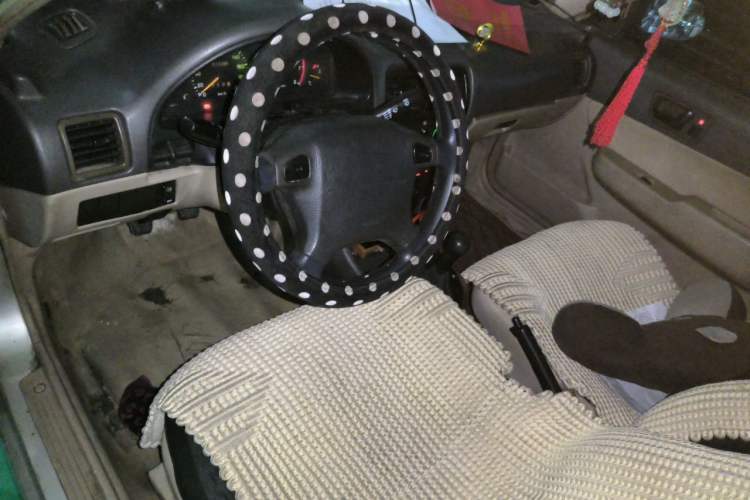 Used Suzuki Lingyang 2007 1.3L Comfort Model Center Console