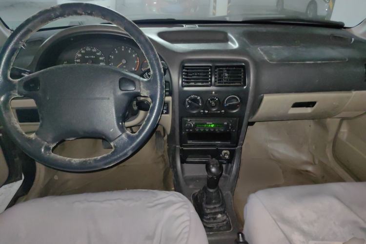 Used Suzuki Lingyang 2009 1.3L Platinum Edition Center Console