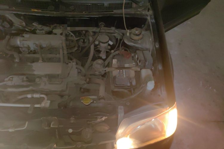 Used Suzuki Lingyang 2009 1.3L Platinum Edition Engine Bay Left