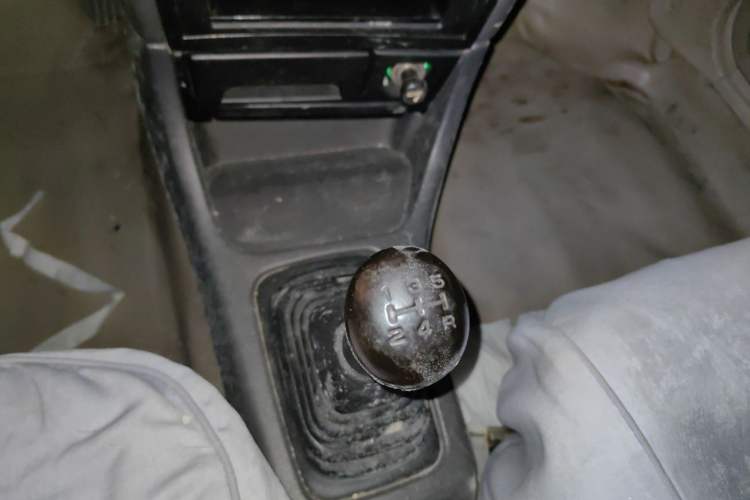 Used Suzuki Lingyang 2009 1.3L Platinum Edition Gear Lever