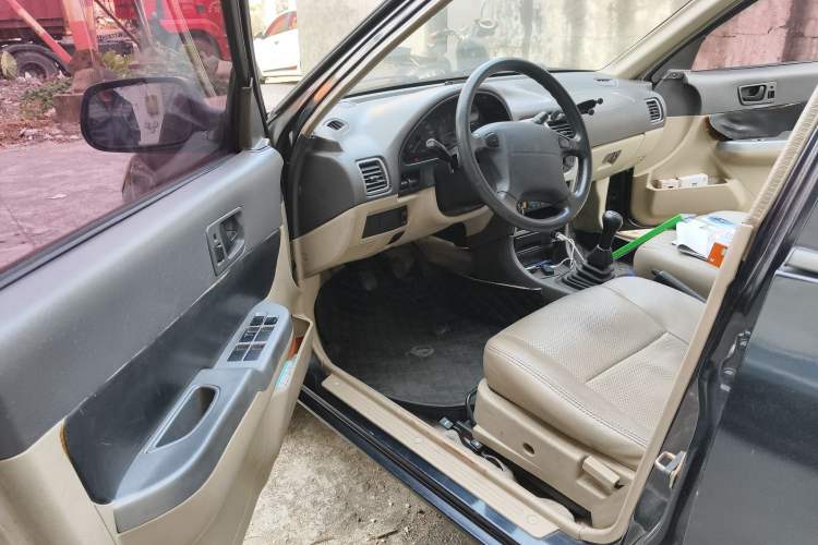 Used Suzuki Lingyang 2011 1.3L Standard Version Driver Seat