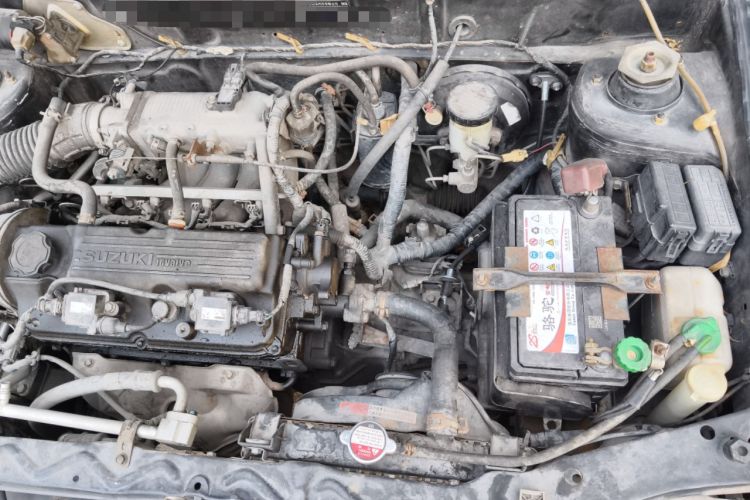 Used Suzuki Lingyang 2011 1.3L Standard Version Engine Bay Left