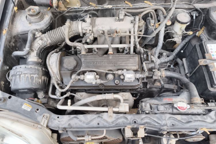 Used Suzuki Lingyang 2011 1.3L Standard Version Engine Bay Right