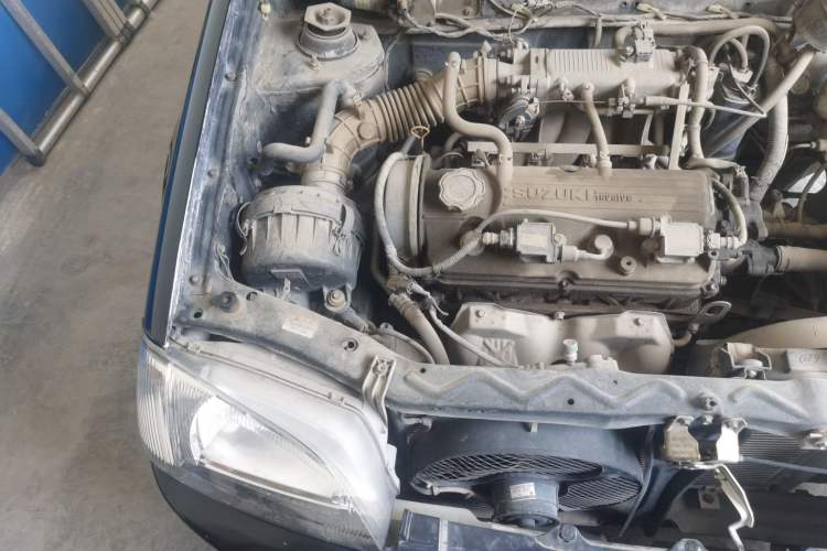 Used Suzuki Lingyang 2011 1.3L Base Version Engine Bay Right
