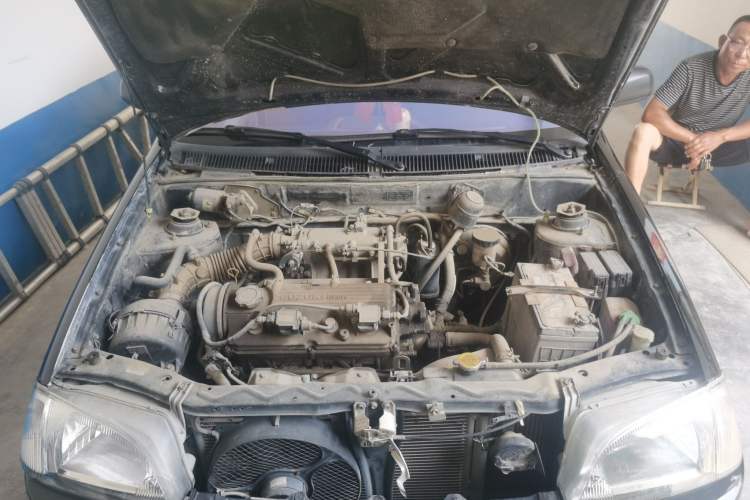 Used Suzuki Lingyang 2011 1.3L Base Version Engine Bay