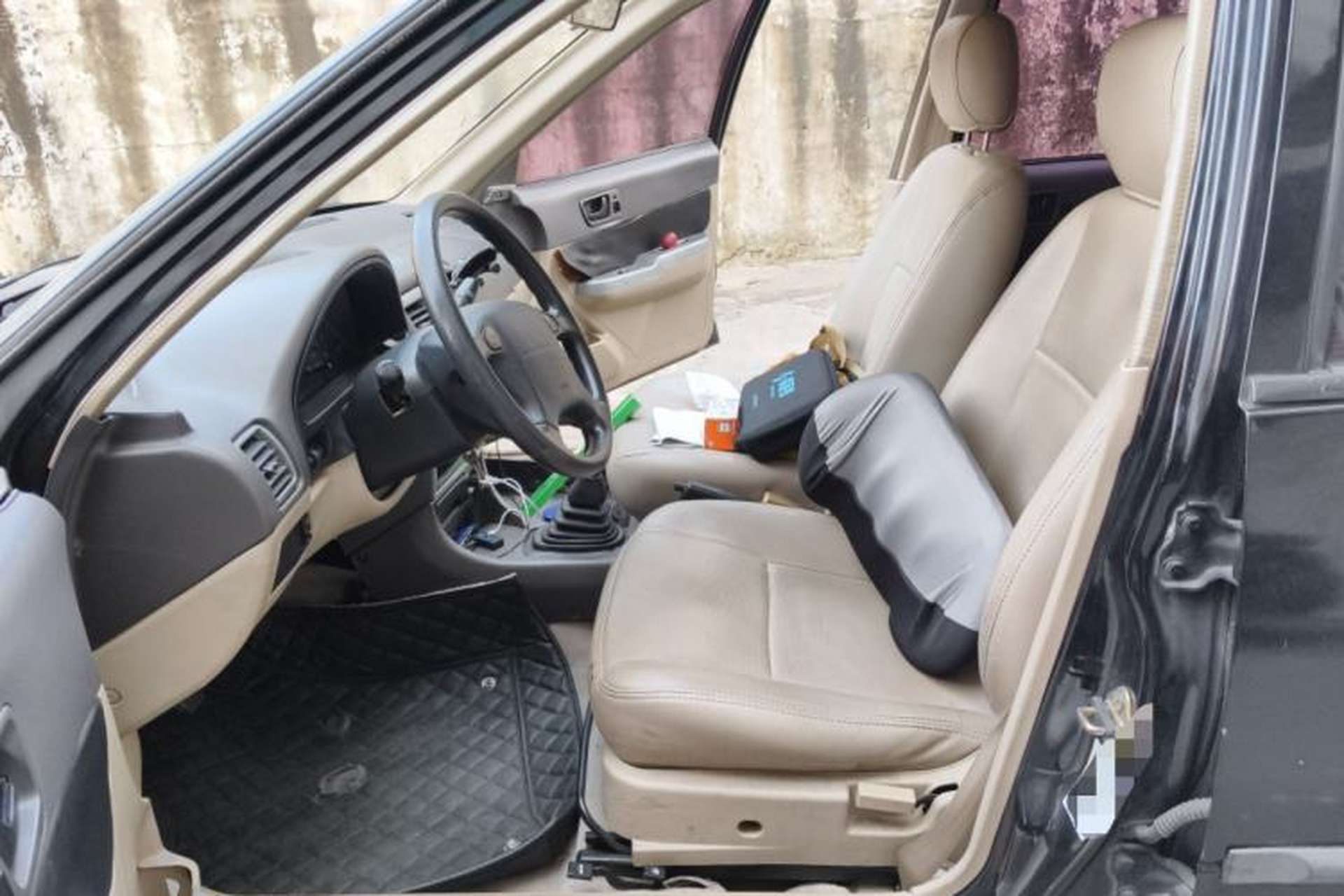 Used Suzuki Lingyang 2011 1.3L Standard Version Left Front Seat