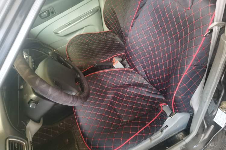 Used Suzuki Lingyang 2011 1.3L Base Version Left Front Seat
