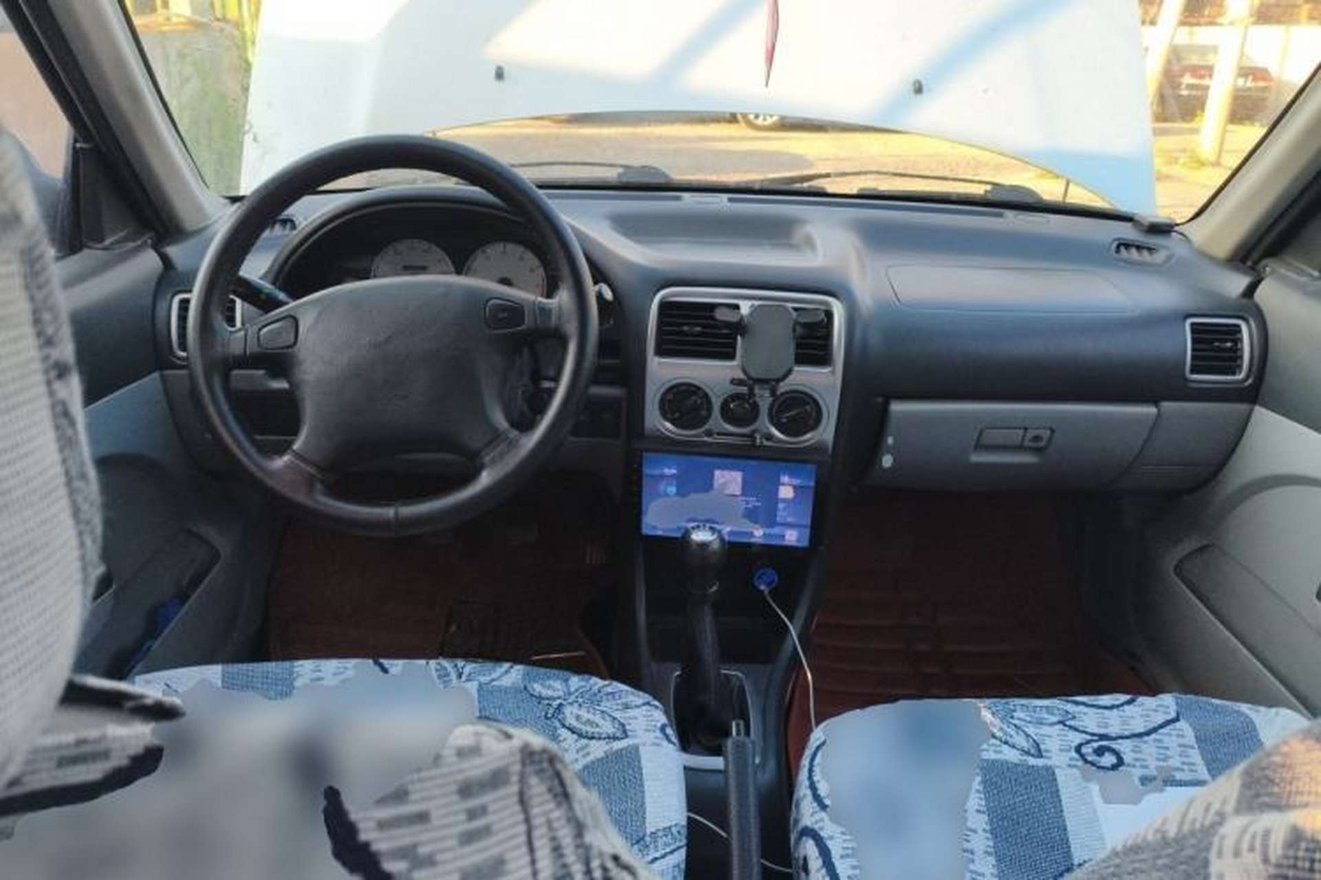 Used Suzuki Lingyang 2012 1.3L Standard Version Center Console
