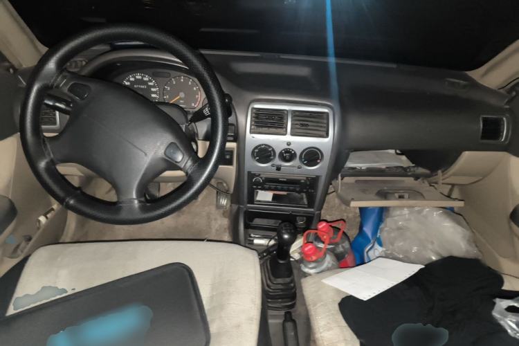 Used Suzuki Lingyang 2012 1.3L Comfort Version Center Console