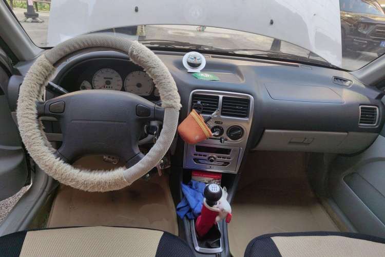 Used Suzuki Lingyang 2012 1.3L Wealthy Edition Center Console