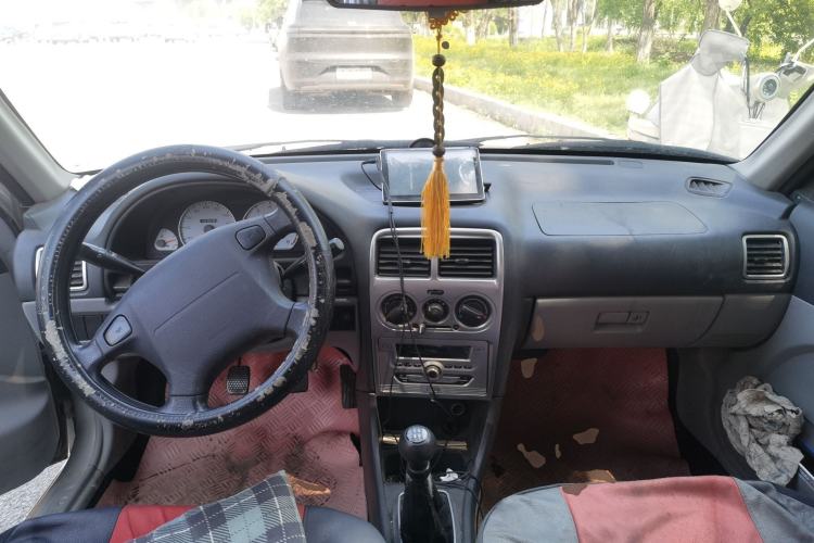 Used Suzuki Lingyang 2012 1.3L Comfort Version Center Console