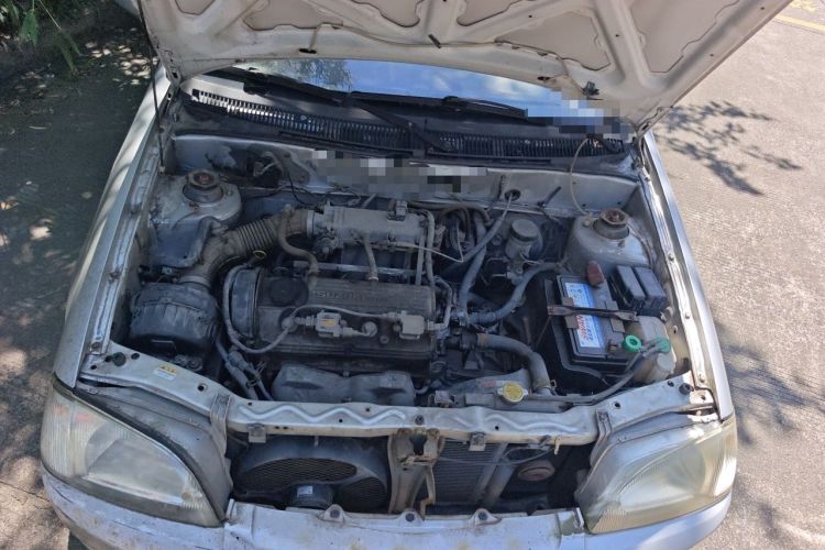 Used Suzuki Lingyang 2012 1.3L Standard Version Engine Bay