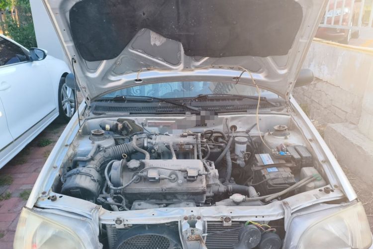 Used Suzuki Lingyang 2012 1.3L Standard Version Engine Bay