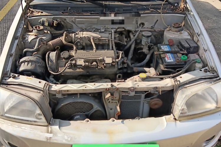 Used Suzuki Lingyang 2012 1.3L Base Version Engine Bay