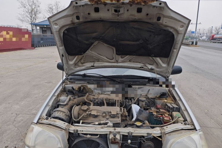 Used Suzuki Lingyang 2012 1.3L Base Version Engine Bay