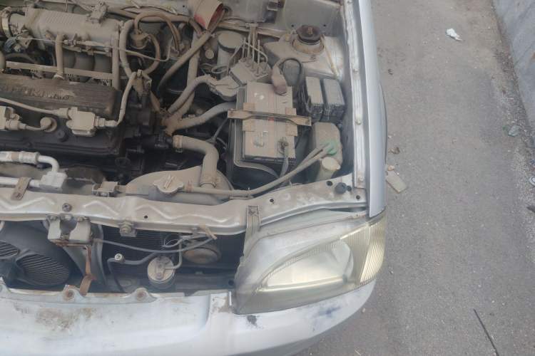 Used Suzuki Lingyang 2012 1.3L Comfort Version Engine Bay Left
