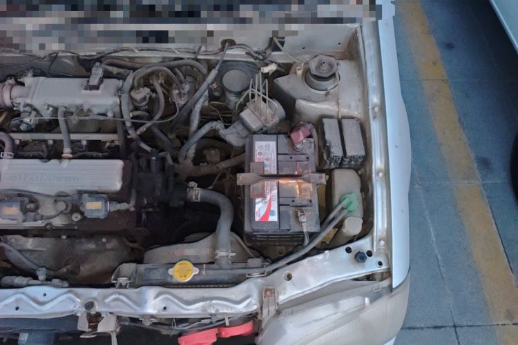 Used Suzuki Lingyang 2012 1.3L Comfort Version Engine Bay Left