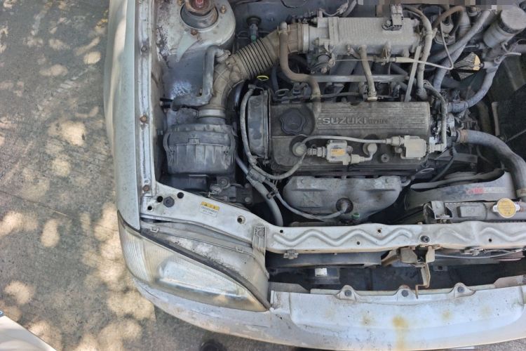 Used Suzuki Lingyang 2012 1.3L Standard Version Engine Bay Right