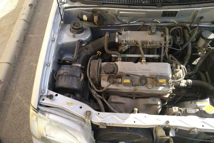 Used Suzuki Lingyang 2012 1.3L Base Version Engine Bay Right