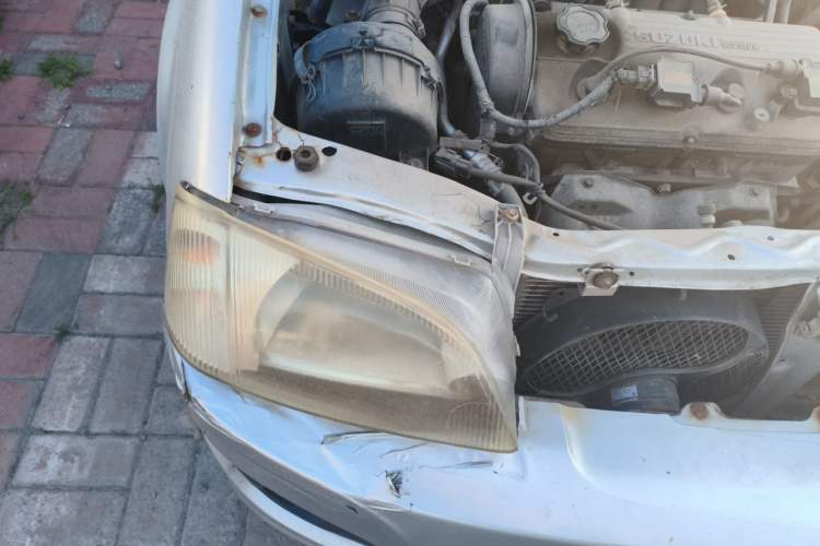Used Suzuki Lingyang 2012 1.3L Standard Version Engine Bay Right