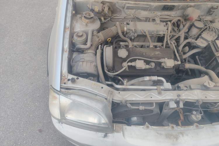 Used Suzuki Lingyang 2012 1.3L Comfort Version Engine Bay Right