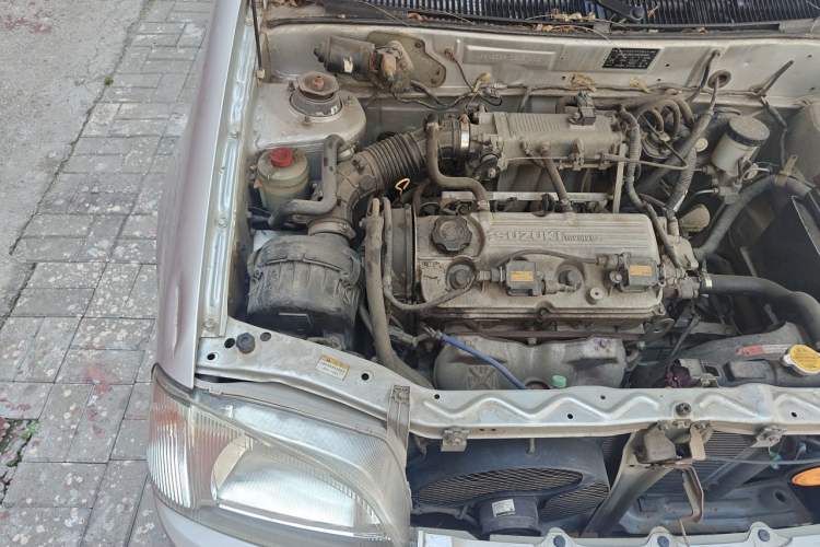 Used Suzuki Lingyang 2012 1.3L Comfort Version Engine Bay Right