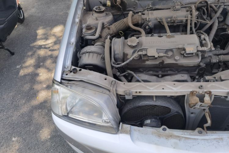 Used Suzuki Lingyang 2012 1.3L Comfort Version Engine Bay Right