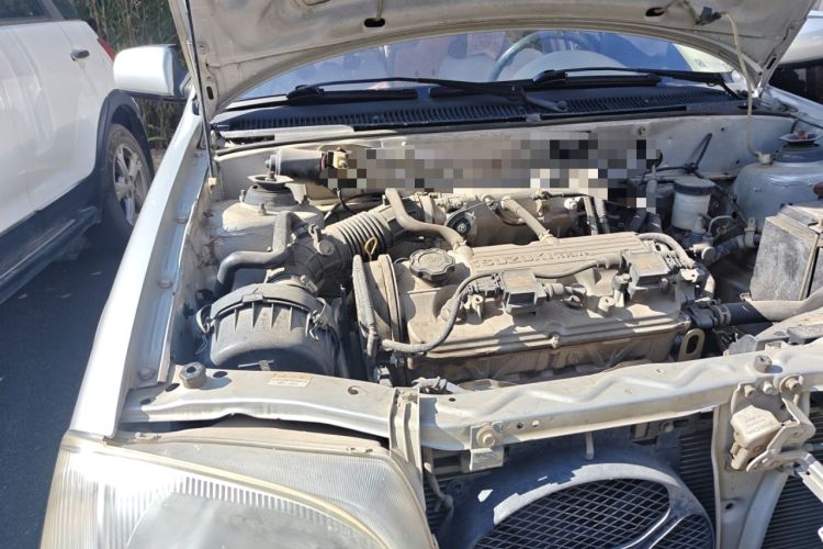 Used Suzuki Lingyang 2012 1.3L Standard Version Engine Bay Right