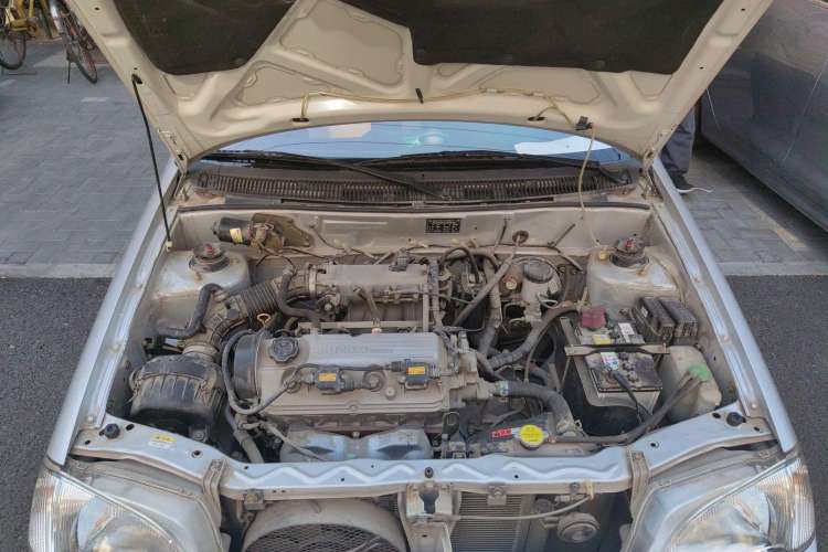 Used Suzuki Lingyang 2012 1.3L Wealthy Edition Engine Bay