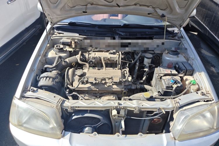 Used Suzuki Lingyang 2012 1.3L Standard Version Engine Bay