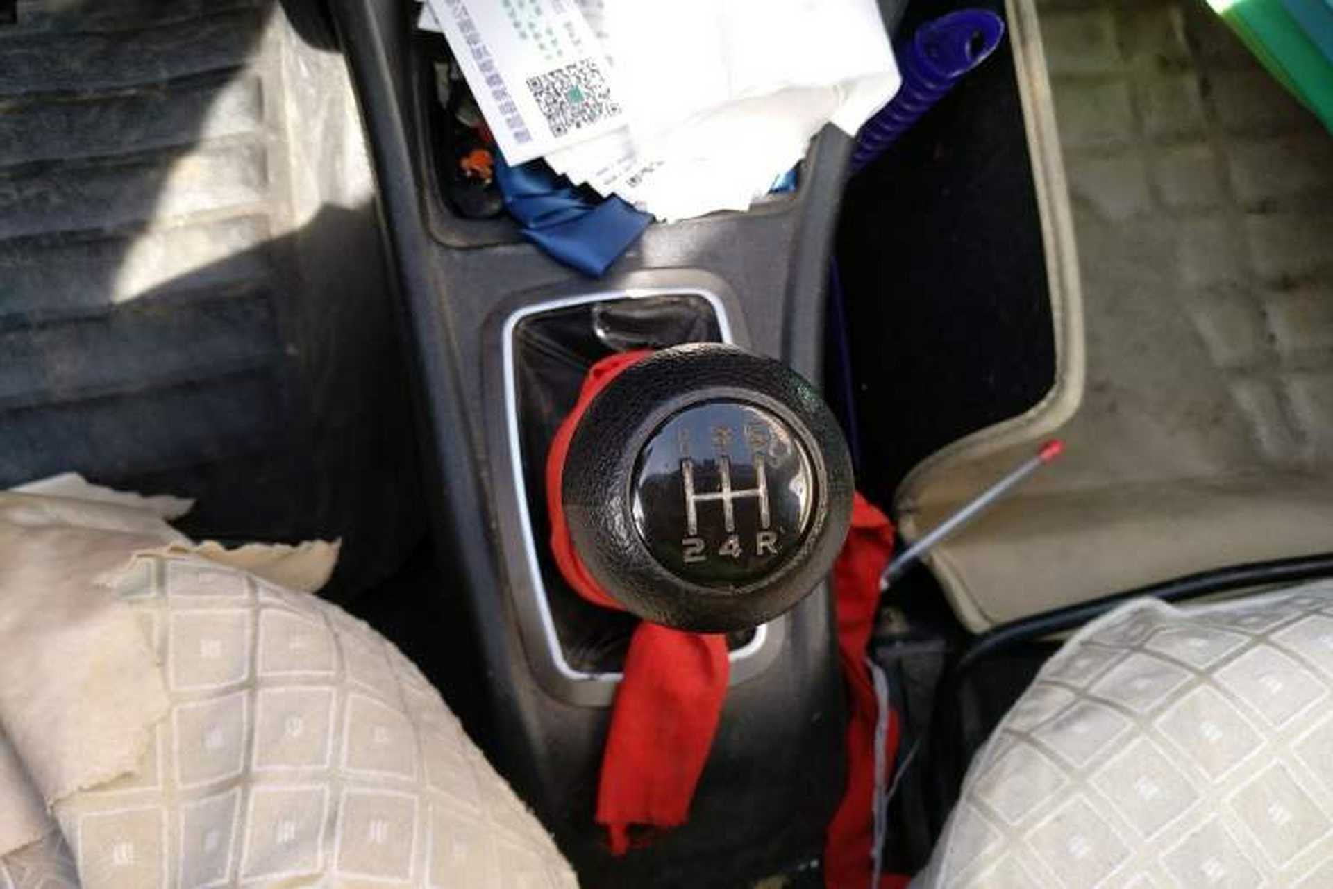 Used Suzuki Lingyang 2012 1.3L Base Version Gear Lever