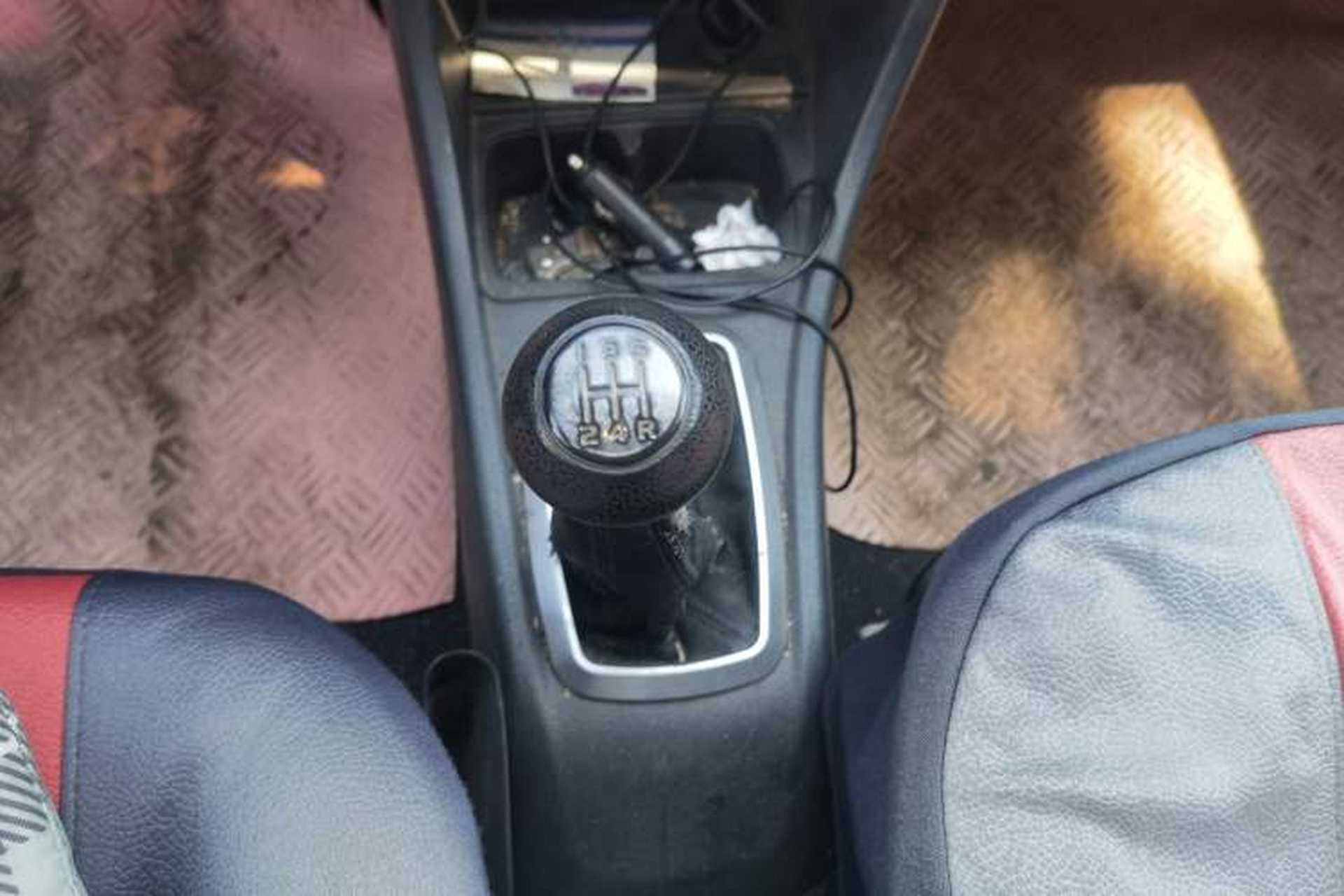 Used Suzuki Lingyang 2012 1.3L Comfort Version Gear Lever