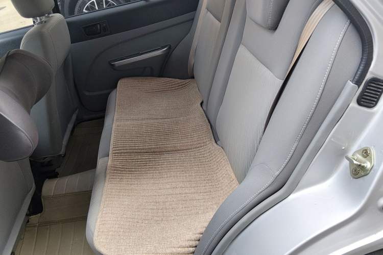 Used Suzuki Lingyang 2012 1.3L Comfort Version Left Rear Seat