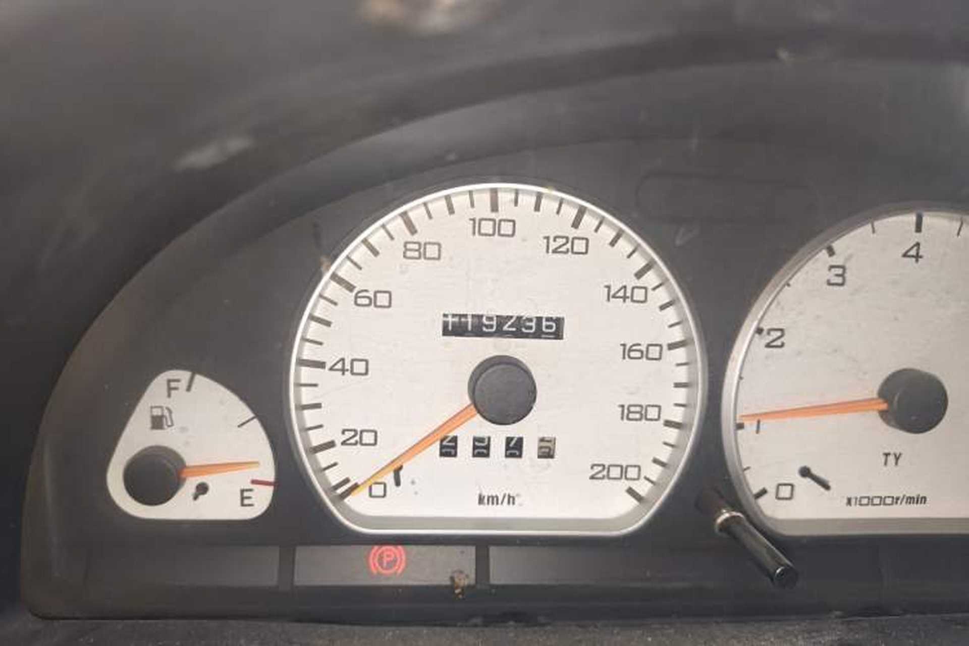 Used Suzuki Lingyang 2012 1.3L Base Version Odometer Close Up