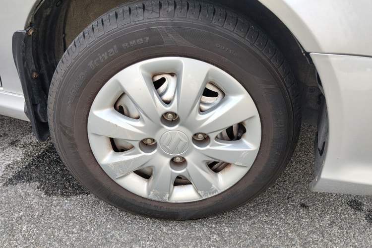 Used Suzuki Lingyang 2012 1.3L Comfort Version Right Front Wheel Hub