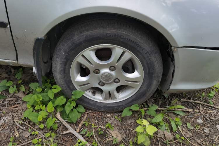 Used Suzuki Lingyang 2012 1.3L Base Version Right Front Wheel Hub