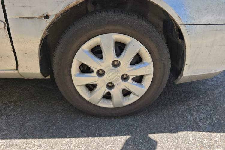Used Suzuki Lingyang 2012 1.3L Standard Version Right Front Wheel Hub