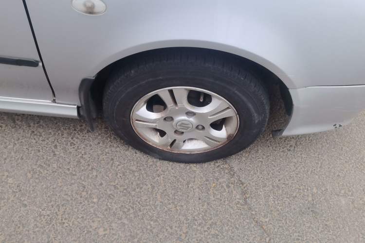 Used Suzuki Lingyang 2012 1.3L Comfort Version Right Front Wheel Hub
