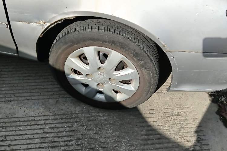 Used Suzuki Lingyang 2012 1.3L Base Version Right Front Wheel Hub