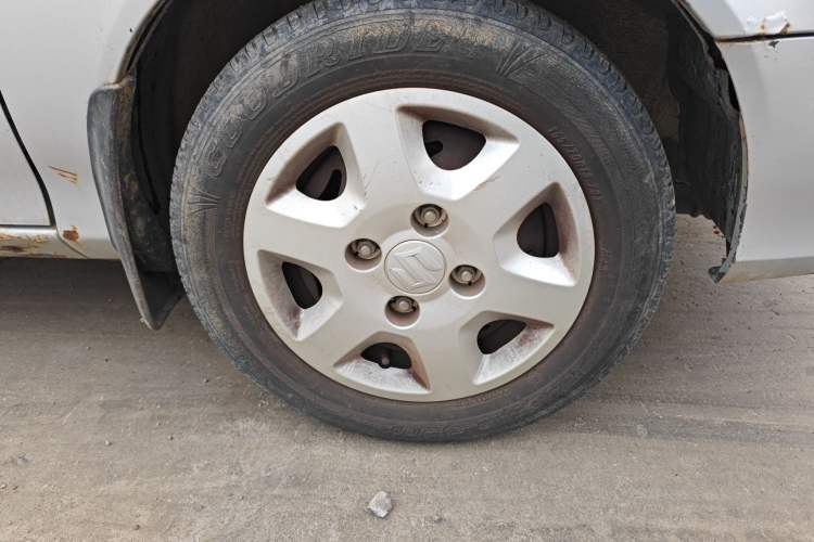 Used Suzuki Lingyang 2012 1.3L Base Version Right Front Wheel Hub