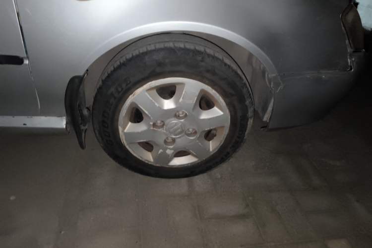 Used Suzuki Lingyang 2012 1.3L Comfort Version Right Front Wheel Hub
