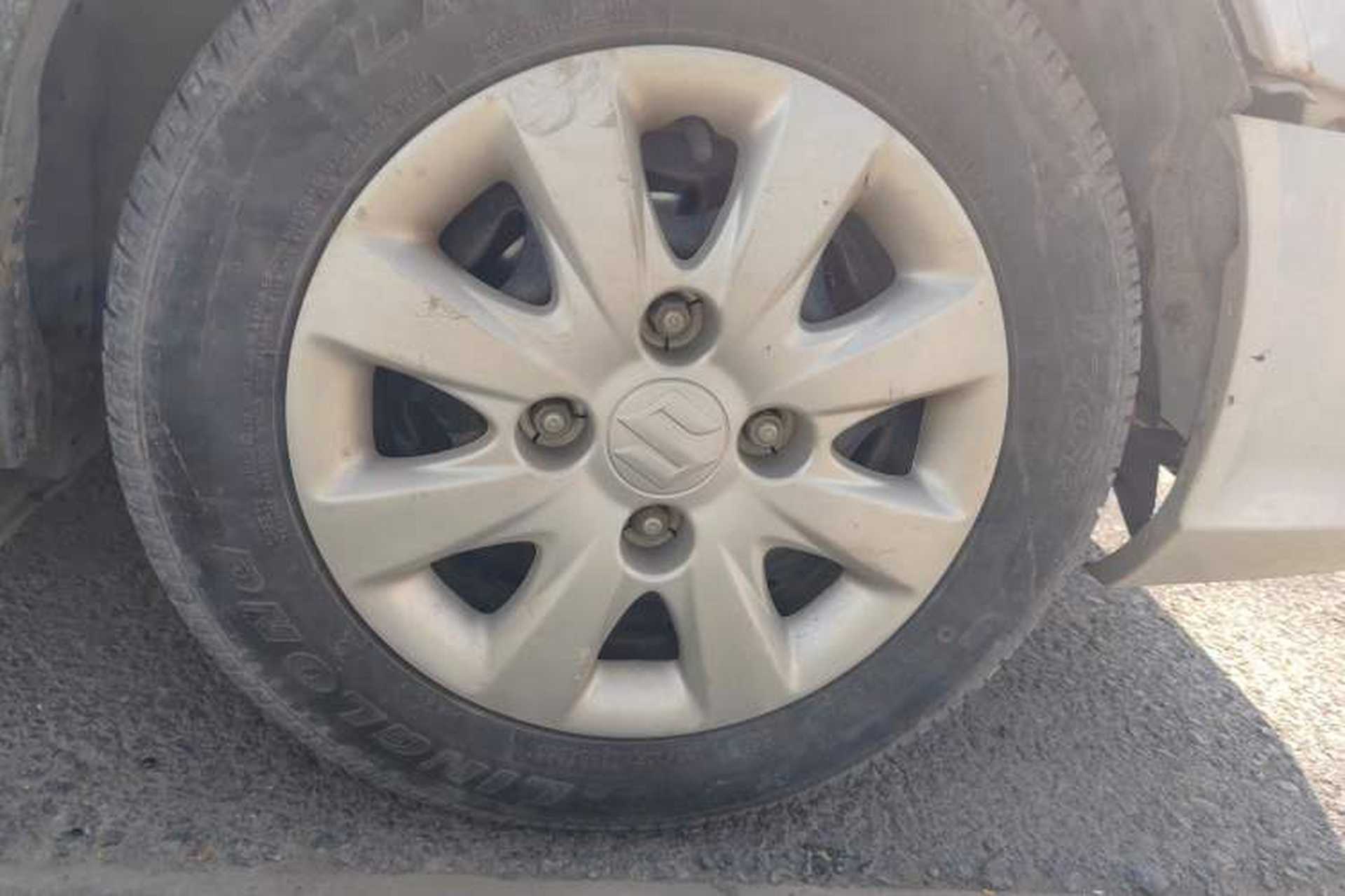 Used Suzuki Lingyang 2012 1.3L Standard Version Right Front Wheel Hub