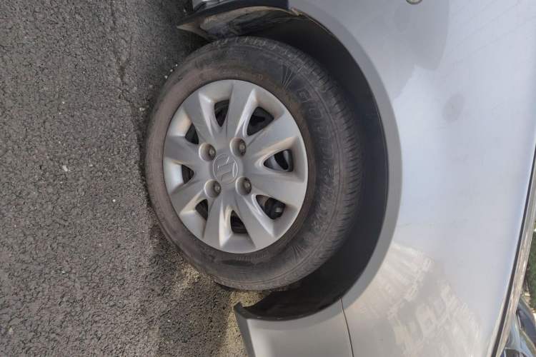Used Suzuki Lingyang 2012 1.3L Wealthy Edition Right Front Wheel Hub