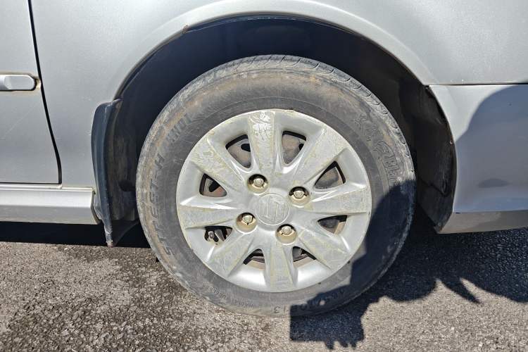Used Suzuki Lingyang 2012 1.3L Standard Version Right Front Wheel Hub