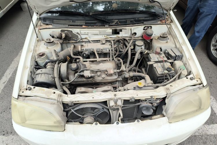 Used Suzuki Lingyang 2012 1.3L Standard Version Engine Bay