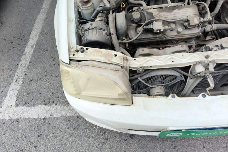 Used Suzuki Lingyang 2012 1.3L Standard Version Engine Bay Right