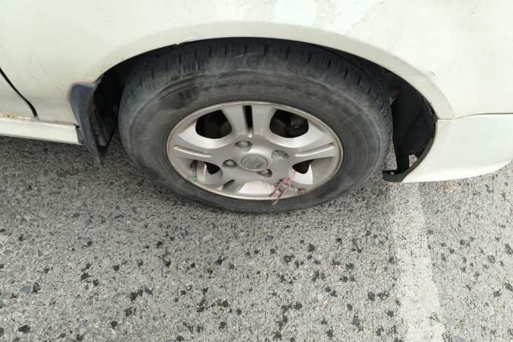 Used Suzuki Lingyang 2012 1.3L Standard Version Right Front Wheel Hub
