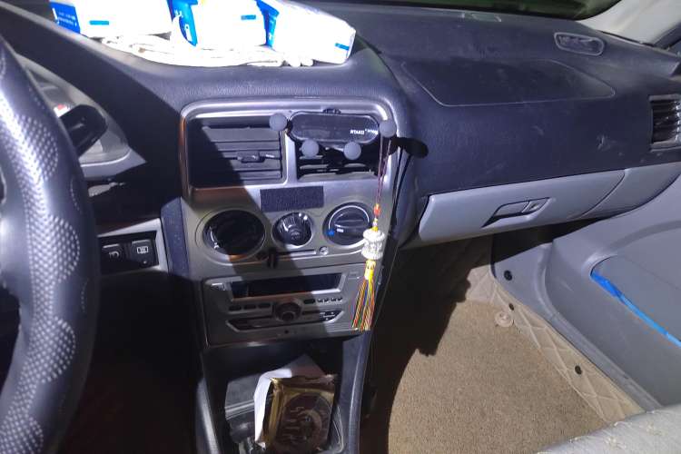 Used Suzuki Lingyang 2013 1.3L 20th Anniversary Limited Edition Audio And AC Panel