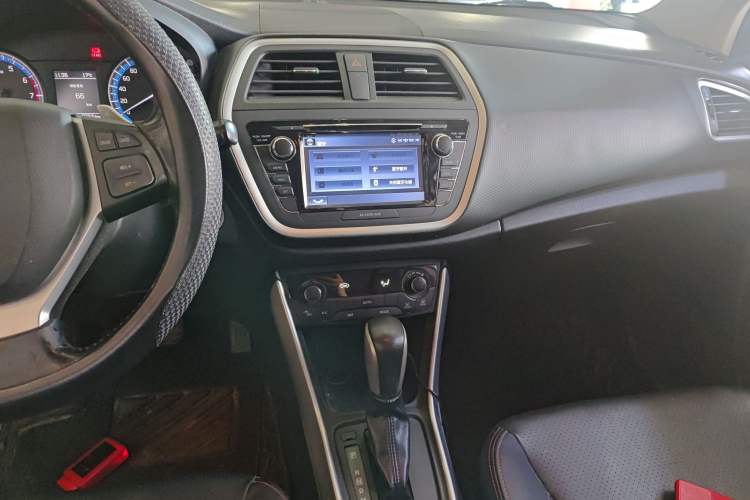 Used Suzuki S-Cross 2015 1.4T Automatic Two-Wheel Drive Prestige Model Audio And AC Panel
