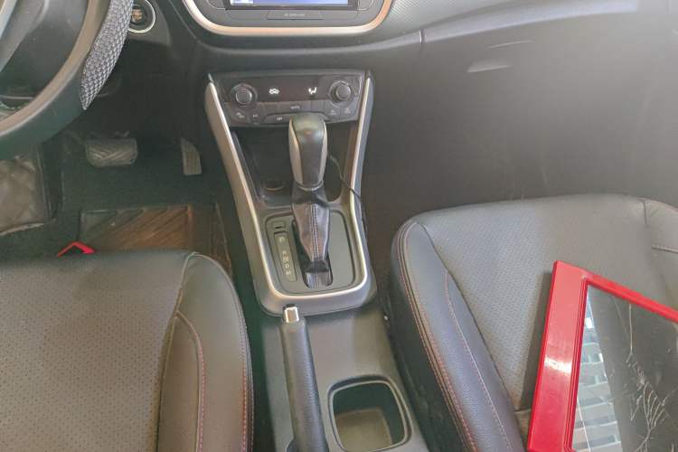 Used Suzuki S-Cross 2015 1.4T Automatic Two-Wheel Drive Prestige Model Gear Lever